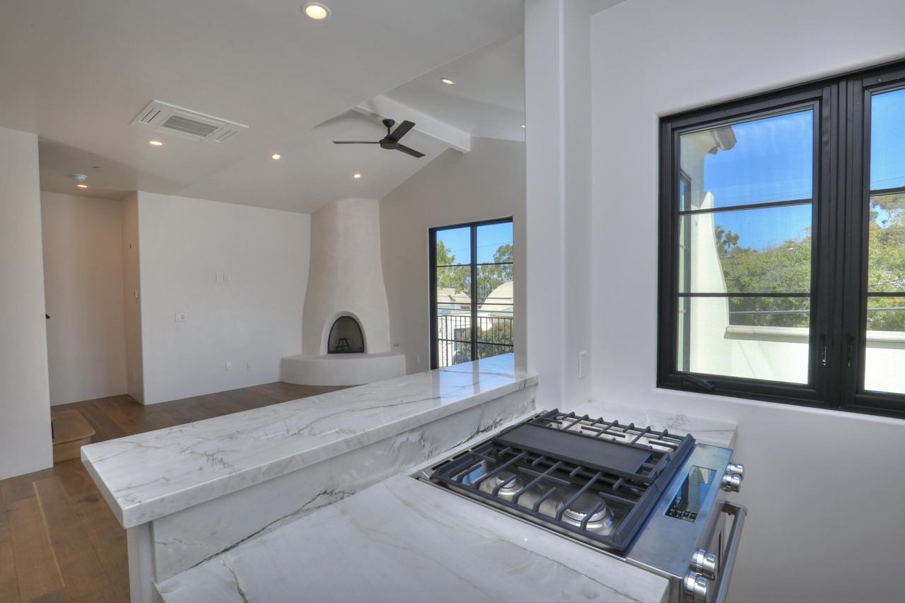 401 Orilla Del Mar Apt B - Photo 7 of 17