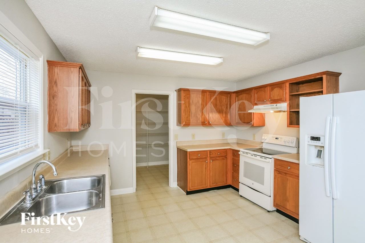 14216 Country Breeze Ln - Photo 6 of 16