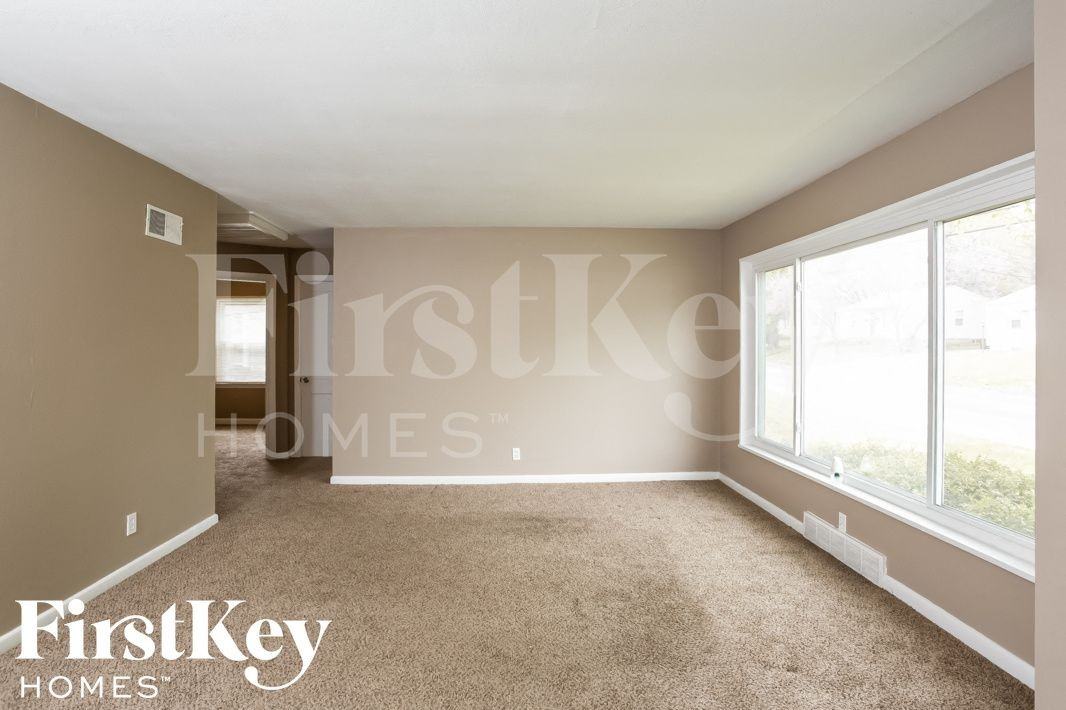 1290 Washington St - Photo 2 of 14