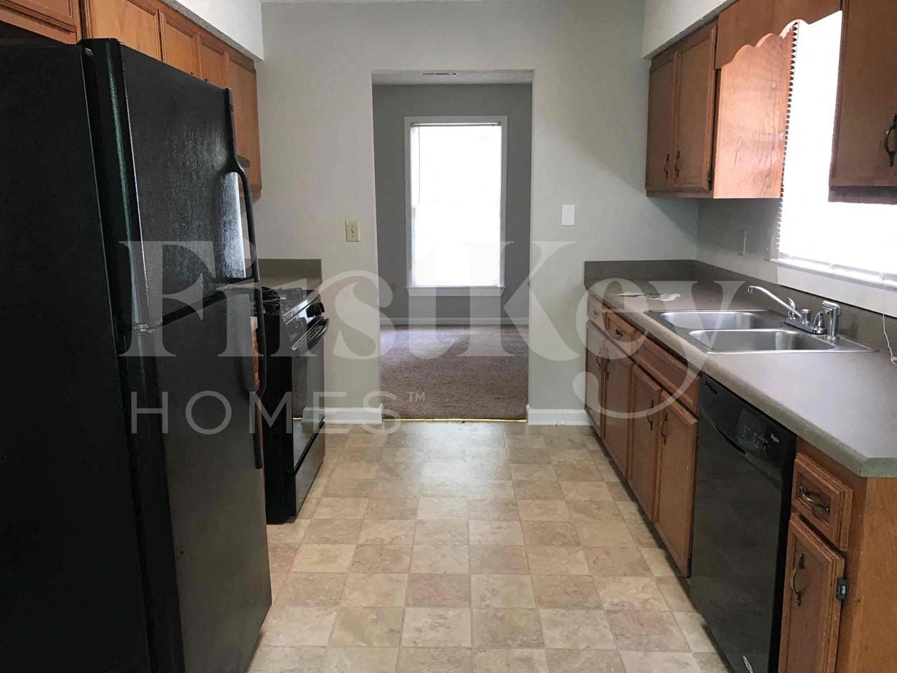 1201 Creekwood Cv - Photo 4 of 14