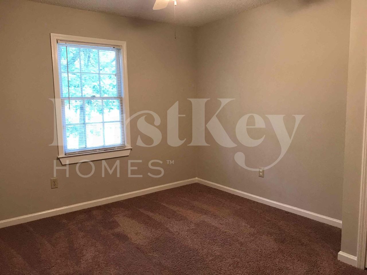 1201 Creekwood Cv - Photo 7 of 14