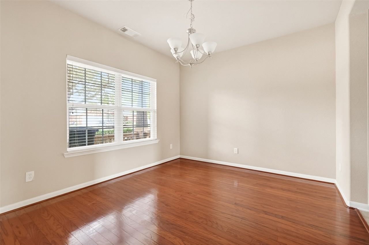 21514 Venture Park Dr - Photo 6 of 50