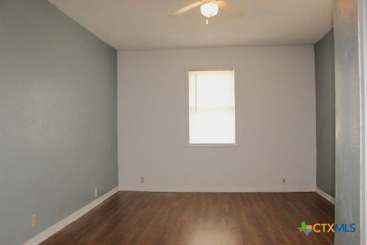 409 Short Ave - Photo 5 of 12