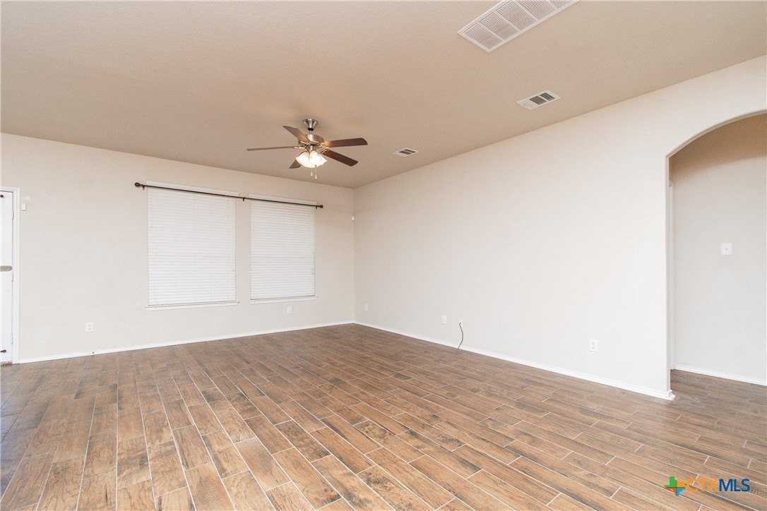 2403 Black Orchid Dr - Photo 5 of 33