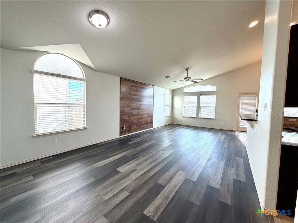 500 Obsidian Ln - Photo 7 of 33