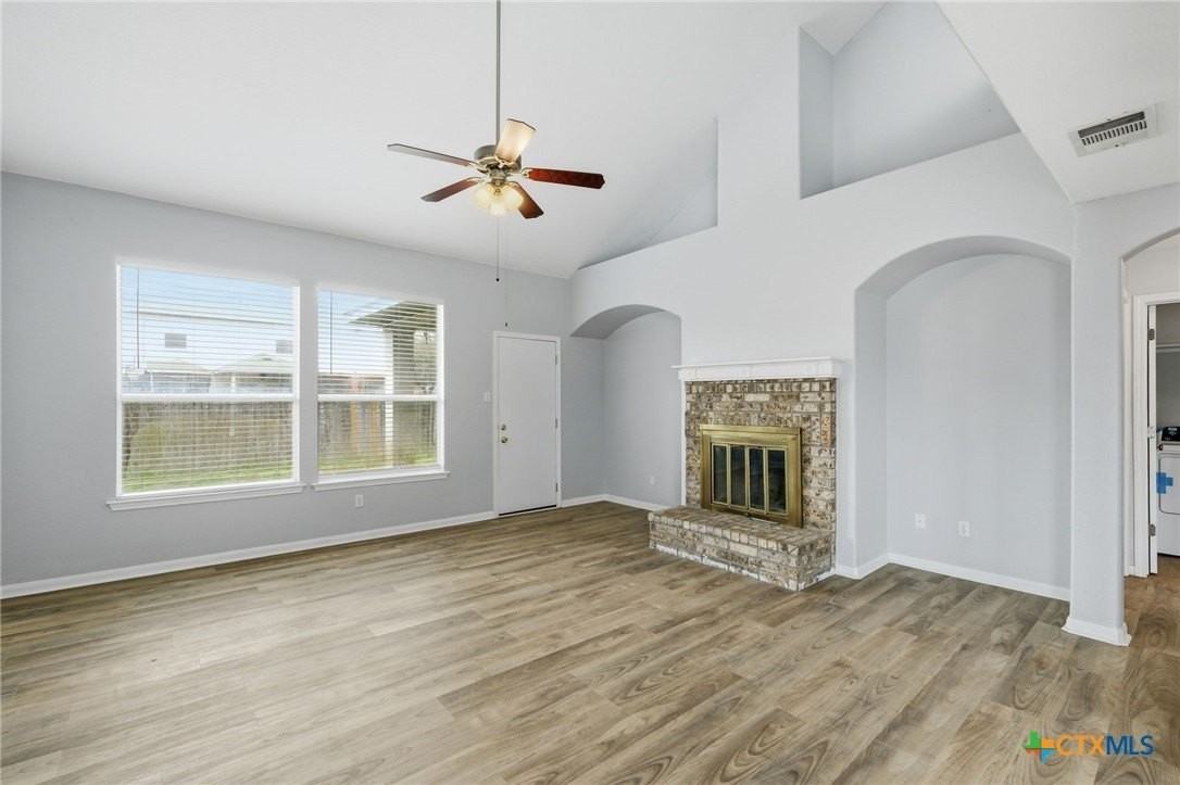 1102 Briscoe Cv - Photo 2 of 18