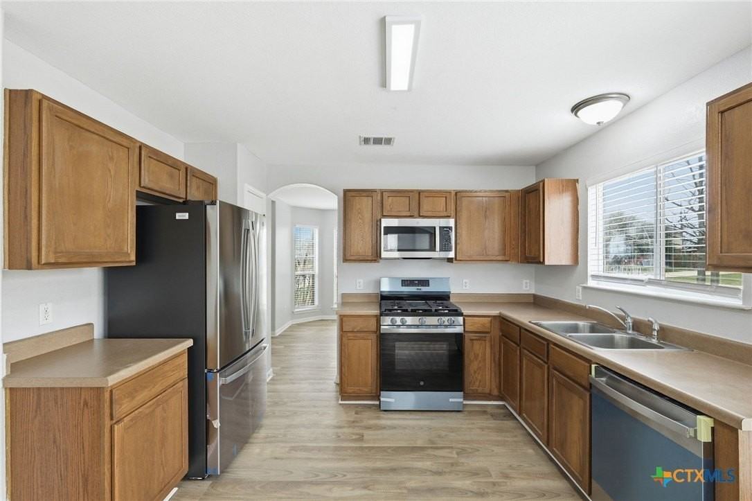 1102 Briscoe Cv - Photo 4 of 18