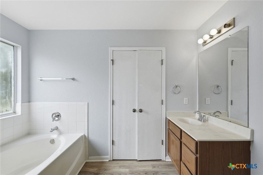 1102 Briscoe Cv - Photo 7 of 18