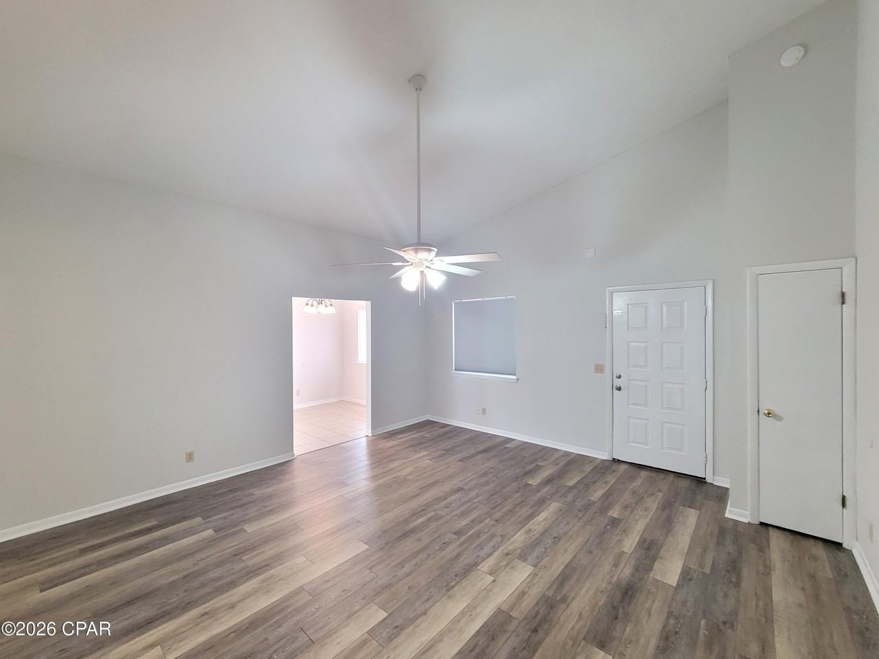 1727 Illinois Ave - Photo 3 of 18