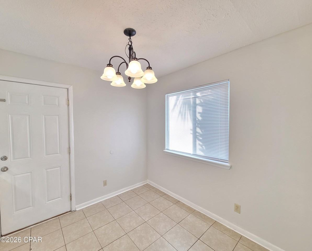 1727 Illinois Ave - Photo 4 of 18