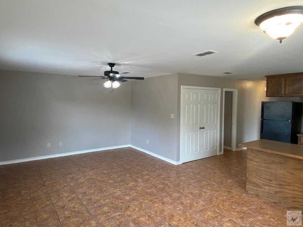 3426 Parish Cir - Photo 4 of 15