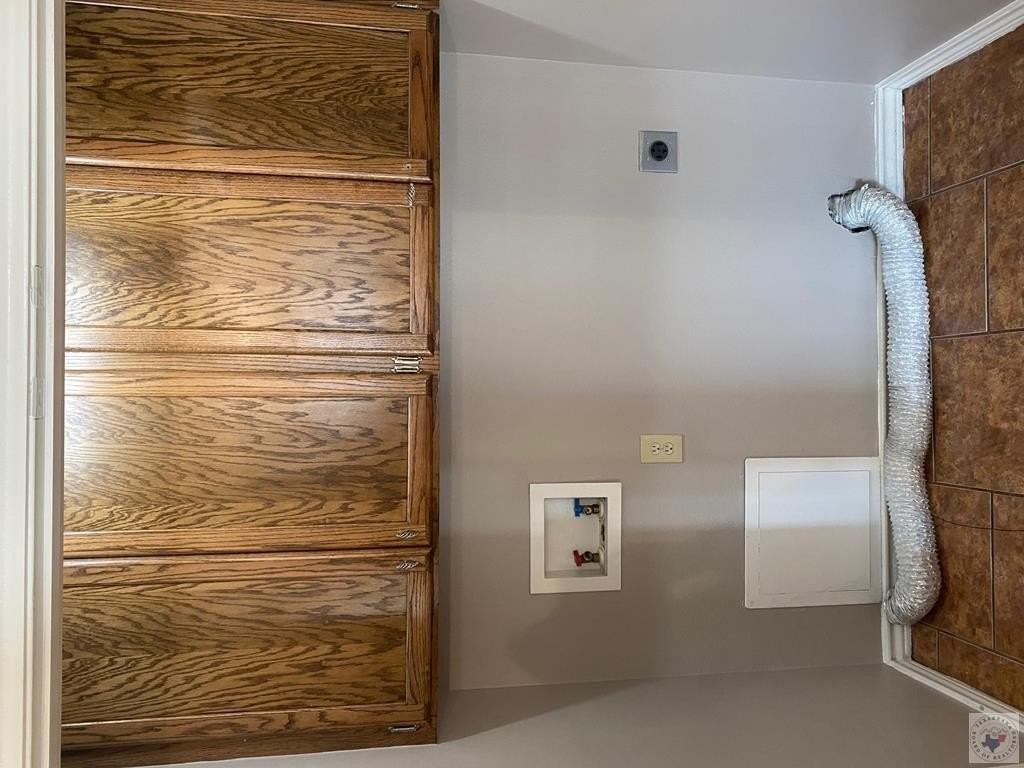 3426 Parish Cir - Photo 5 of 15