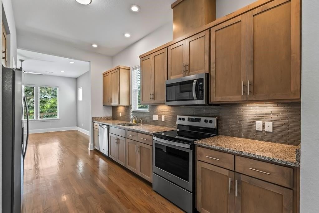 1701 Metropolitan Blvd - Photo 5 of 20