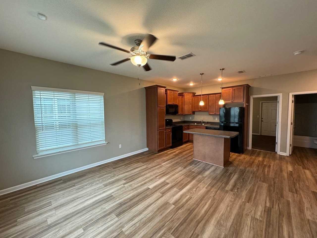 2225 Cedarbrook Ct - Photo 2 of 12