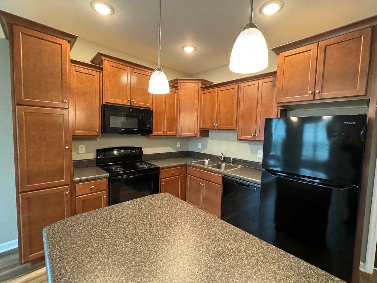 2225 Cedarbrook Ct - Photo 5 of 12