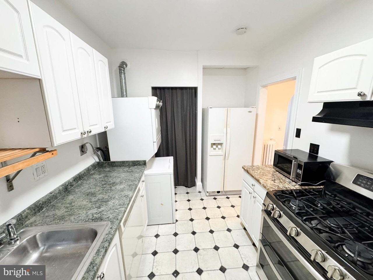 4348 Ellicott St Nw Apt 2 - Photo 7 of 18