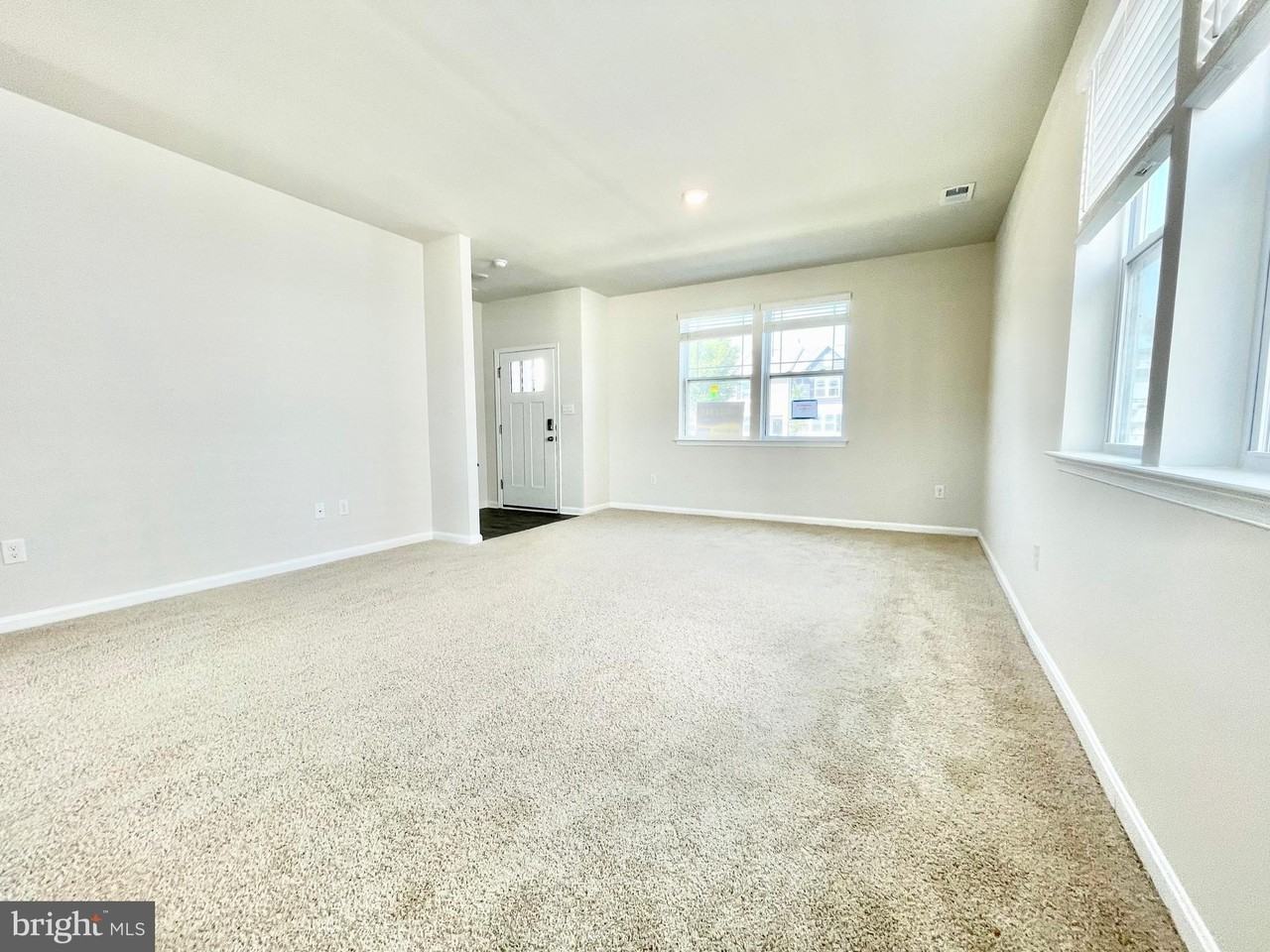 516 Ridgely Blvd - Photo 5 of 18