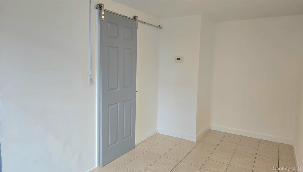 13722 242nd St - Photo 6 of 9