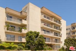 622 S Barrington Ave - Photo 1 of 1