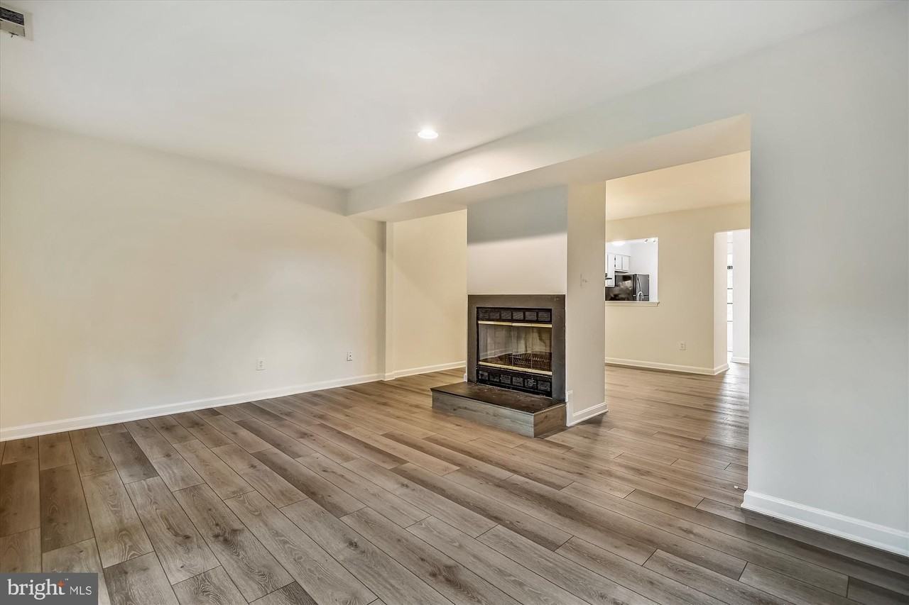 13 Janwall Ct - Photo 6 of 25