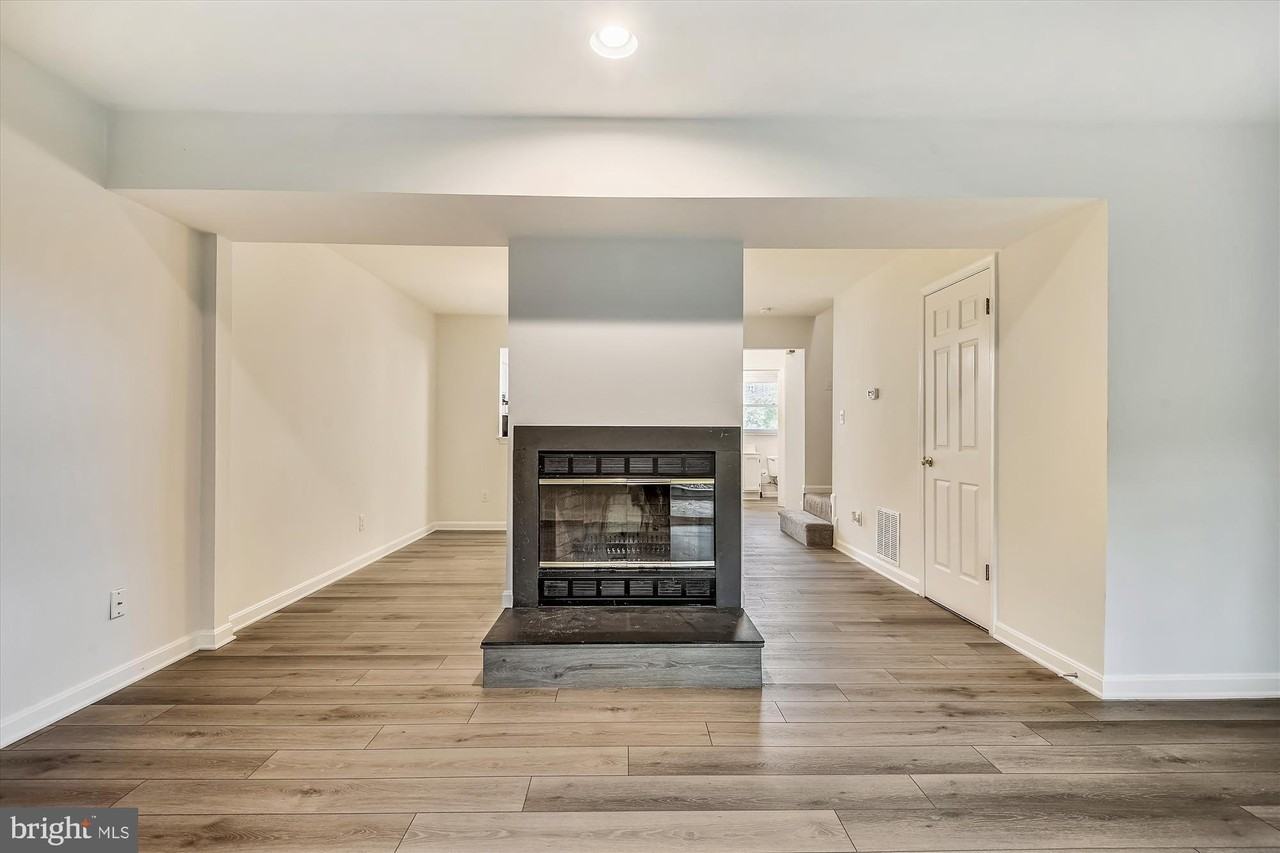 13 Janwall Ct - Photo 7 of 25