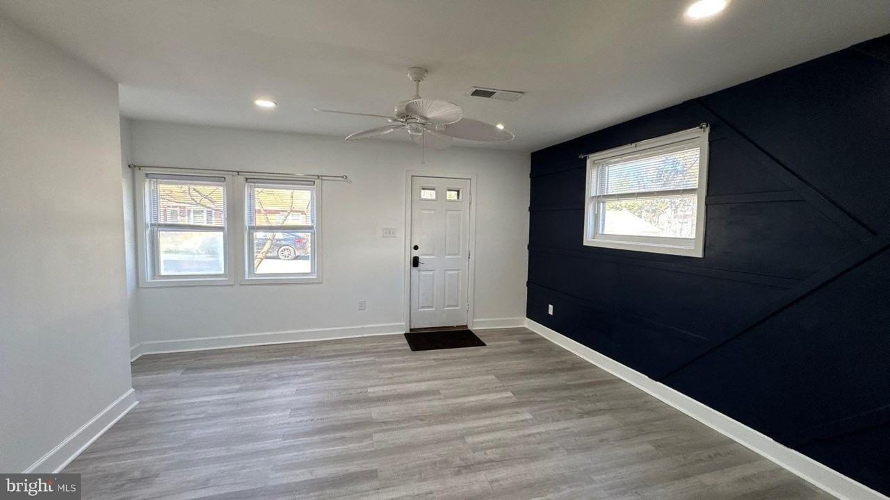 7631 Beach Dr - Photo 2 of 19