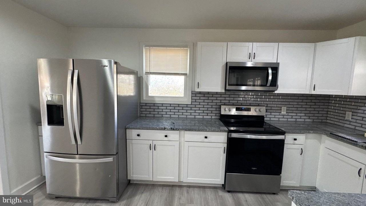 7631 Beach Dr - Photo 7 of 19