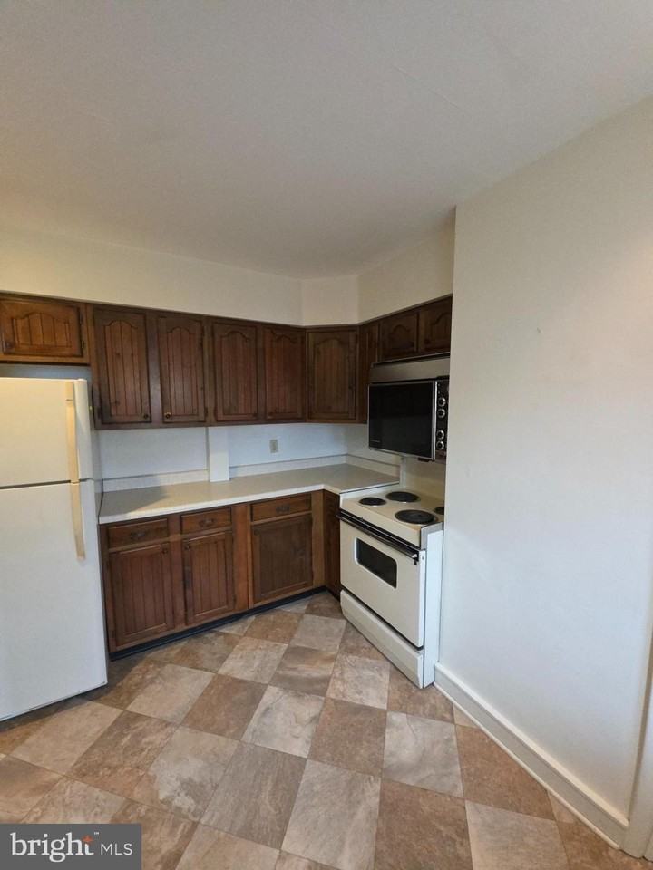 203 Greene St - Photo 4 of 30