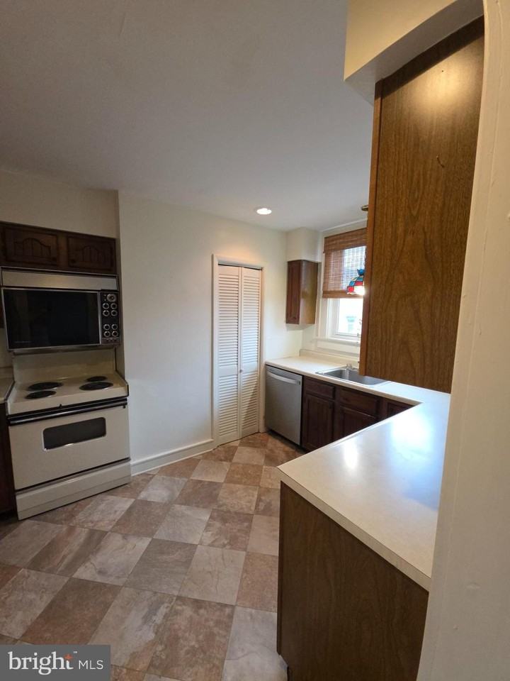 203 Greene St - Photo 6 of 30