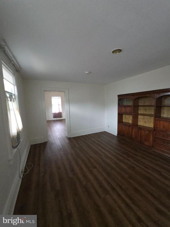 203 Greene St - Photo 7 of 30