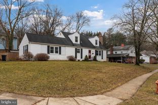 931 Beaverbank Cir - Photo 1 of 1