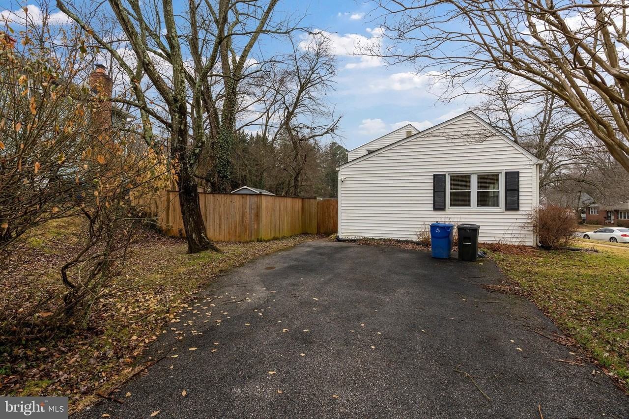 931 Beaverbank Cir - Photo 2 of 25