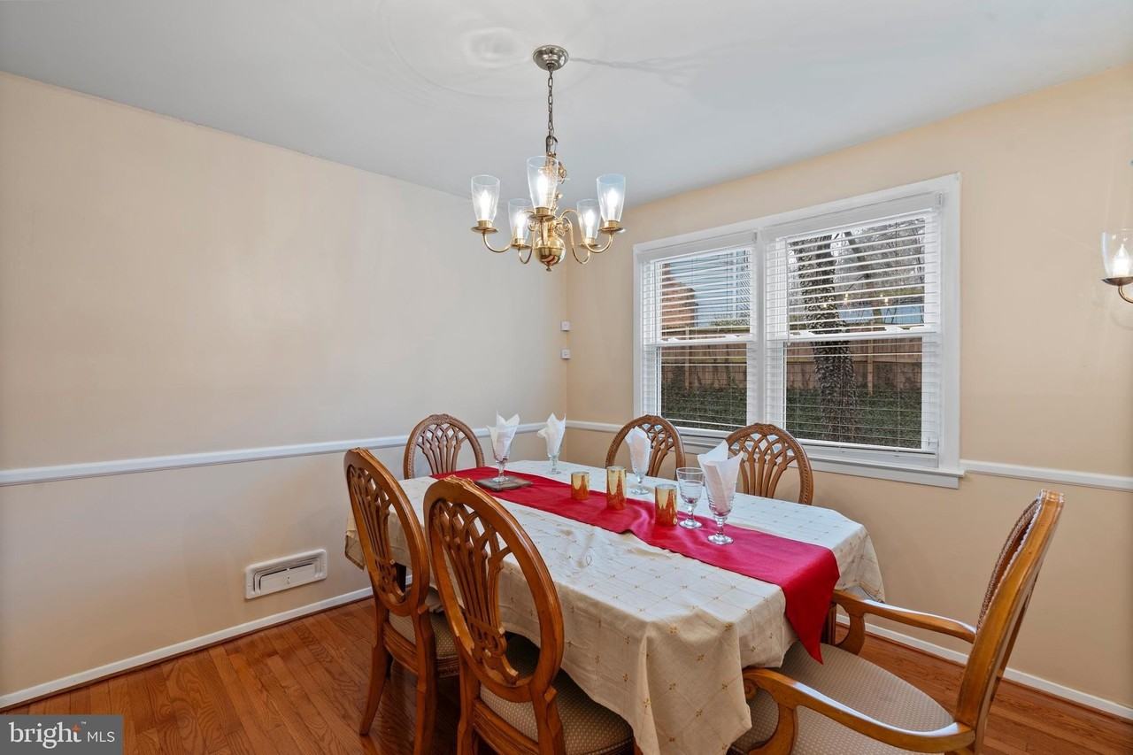 931 Beaverbank Cir - Photo 3 of 25