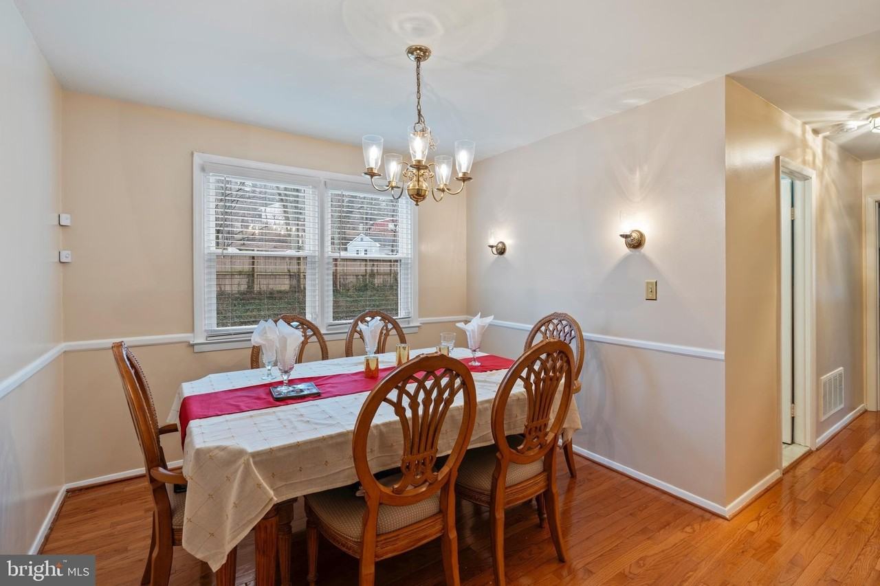 931 Beaverbank Cir - Photo 4 of 25