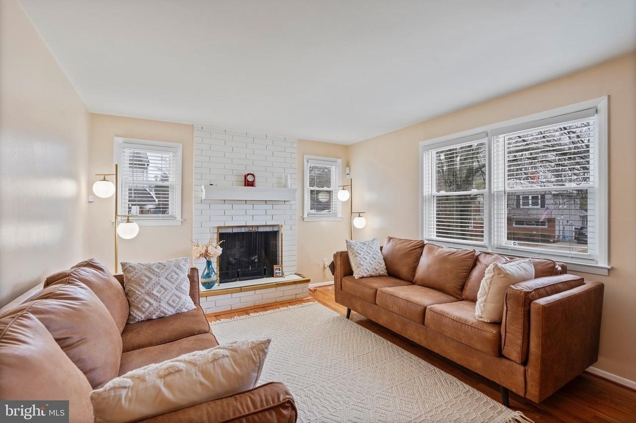 931 Beaverbank Cir - Photo 5 of 25