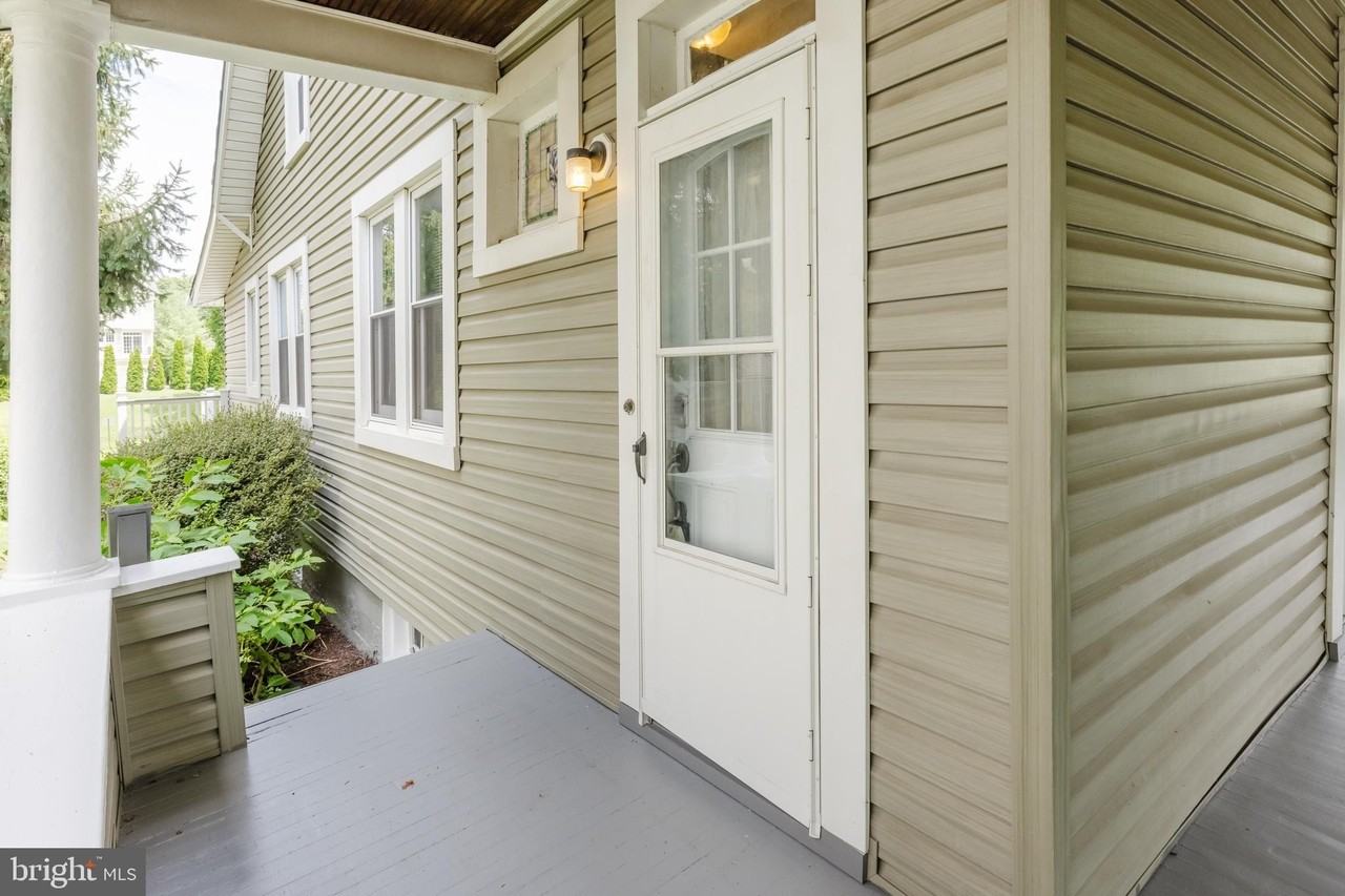 34 Burke Ave - Photo 2 of 15