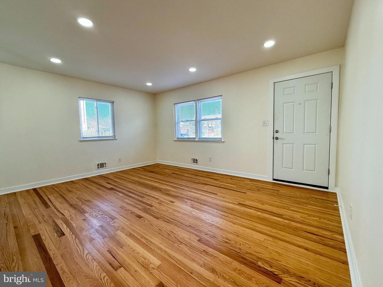 504 Crisfield Rd - Photo 4 of 33