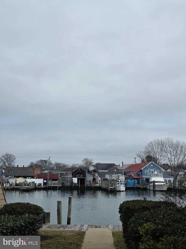 204 Market Sq Unit 12c - Photo 4 of 8