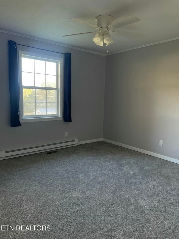 306 N Ridge Ave - Photo 7 of 18
