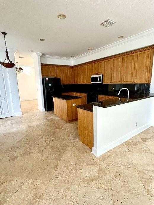 Beacon Cir - Photo 2 of 14