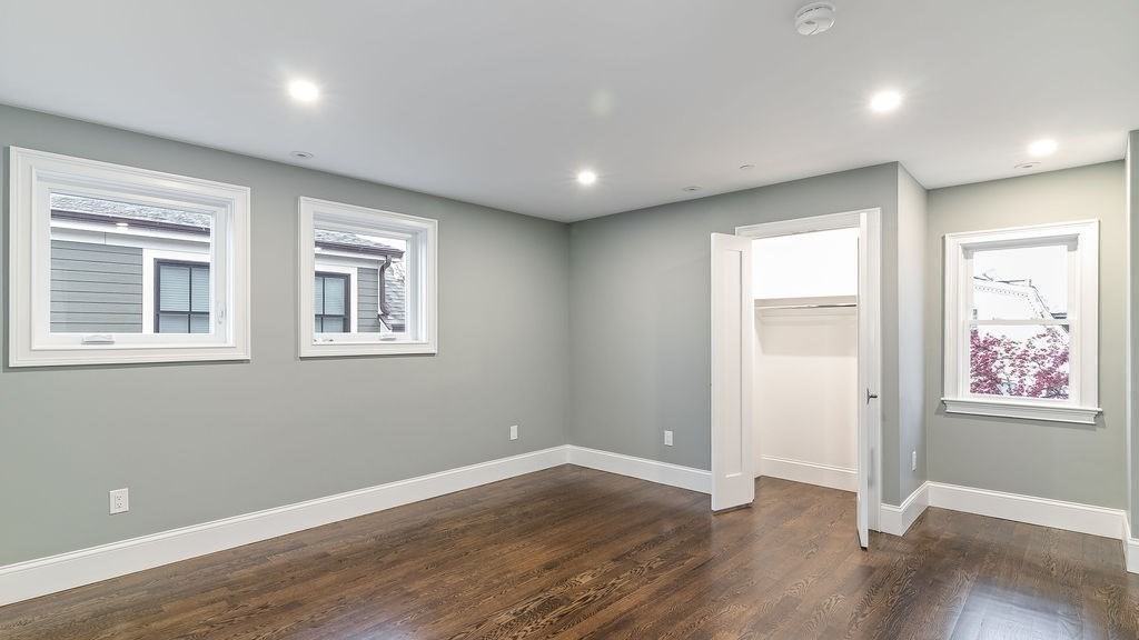 555 E 5th St - Photo 4 of 15