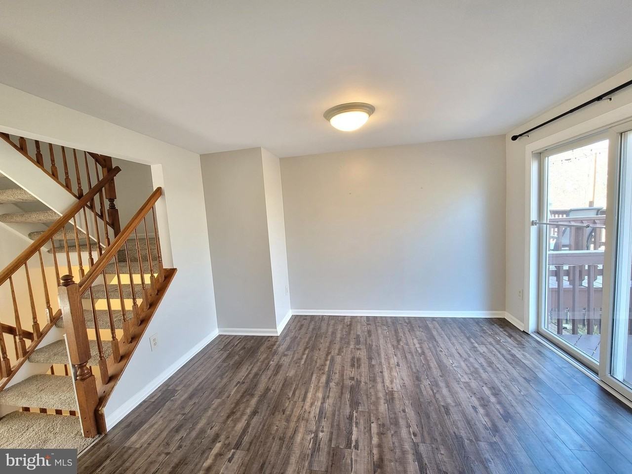 5584 Talbot Ct - Photo 3 of 15