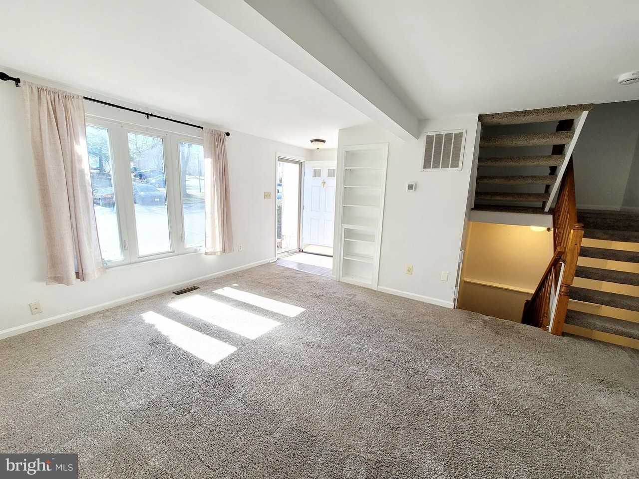 5584 Talbot Ct - Photo 4 of 15