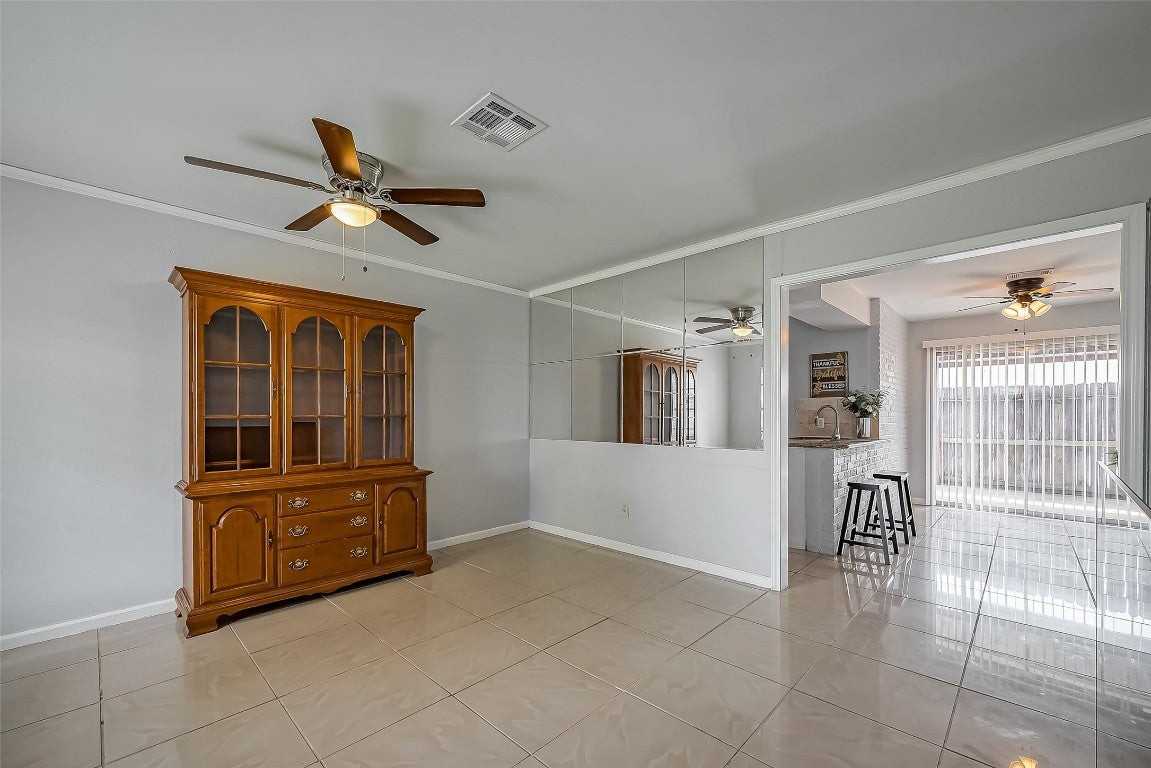 1939 Campbell Rd - Photo 7 of 33