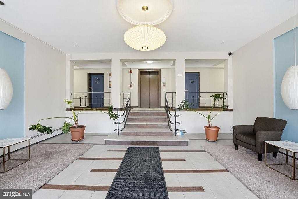 111 Lee Ave Apt 302 - Photo 2 of 8