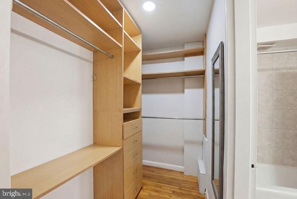 111 Lee Ave Apt 302 - Photo 7 of 8