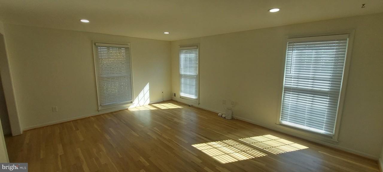 19100 Annapolis Way - Photo 3 of 46