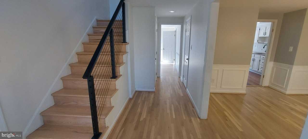 19100 Annapolis Way - Photo 4 of 46