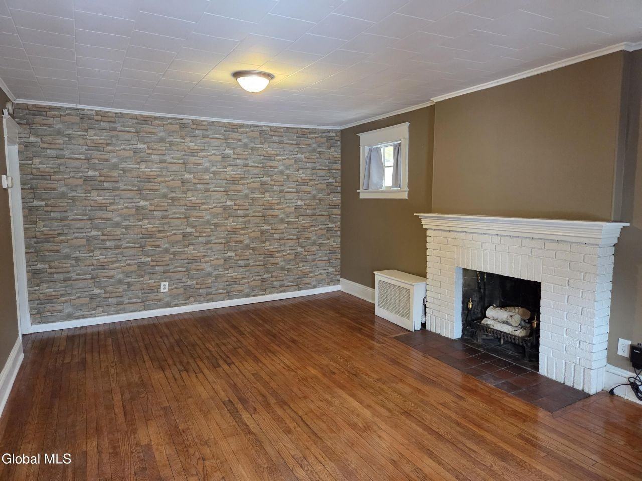 1594 Union St Apt 1st - Photo 2 of 8