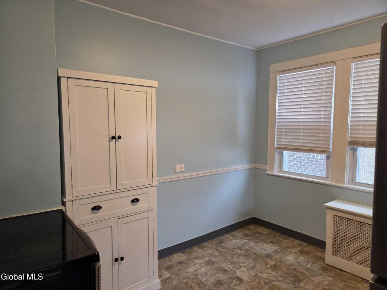 1594 Union St Apt 1st - Photo 6 of 8